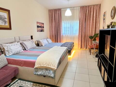 Cozy Studio with Two King Bed & WiFi