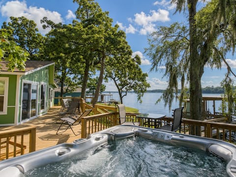 Peaceful Lake Front Retreat