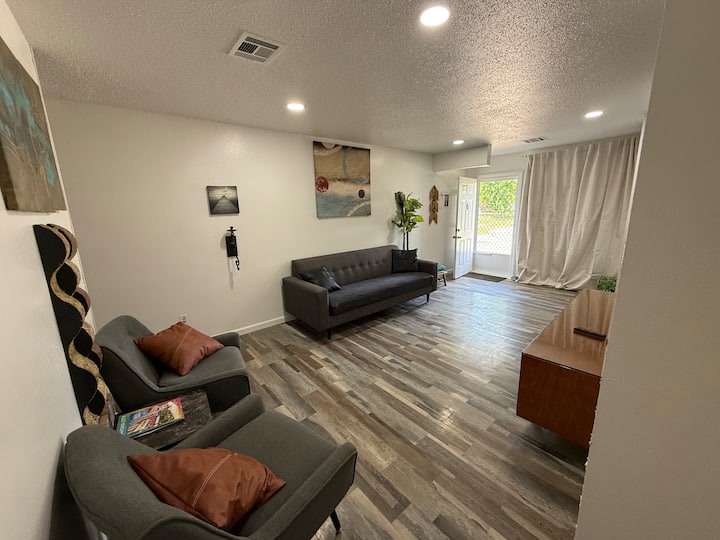 3br Comfort Home Wt Hottub, Wifi.  ‘N’ Smartv - Midwest City, OK