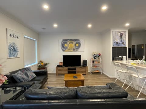 Entire Modern home in Wallan - EmptyBoat