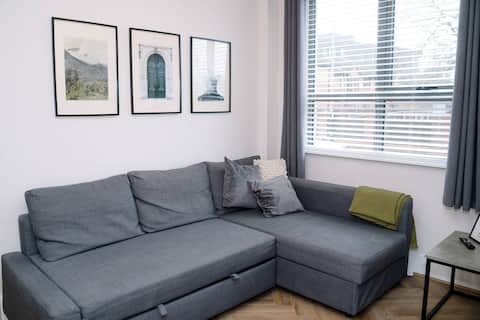 Top performing Airbnb: City Centre. Two bedroomed two bathroom apartment in Riverside