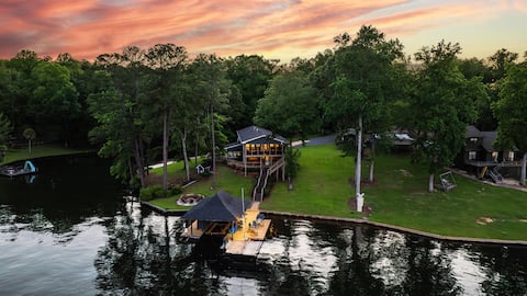 Game Room-Pool Table-Firepit-Kayak-Paddleboat-Dock