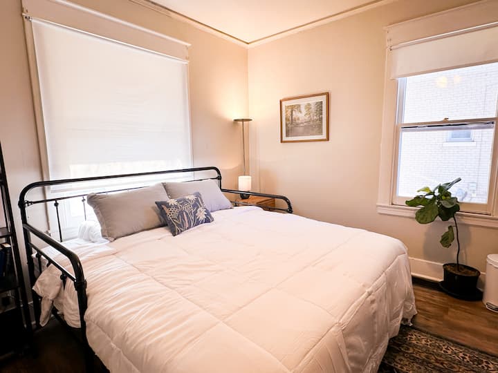 Het matras is een split kingsize (twee eenpersoonsbedden) traagschuimmatras. 