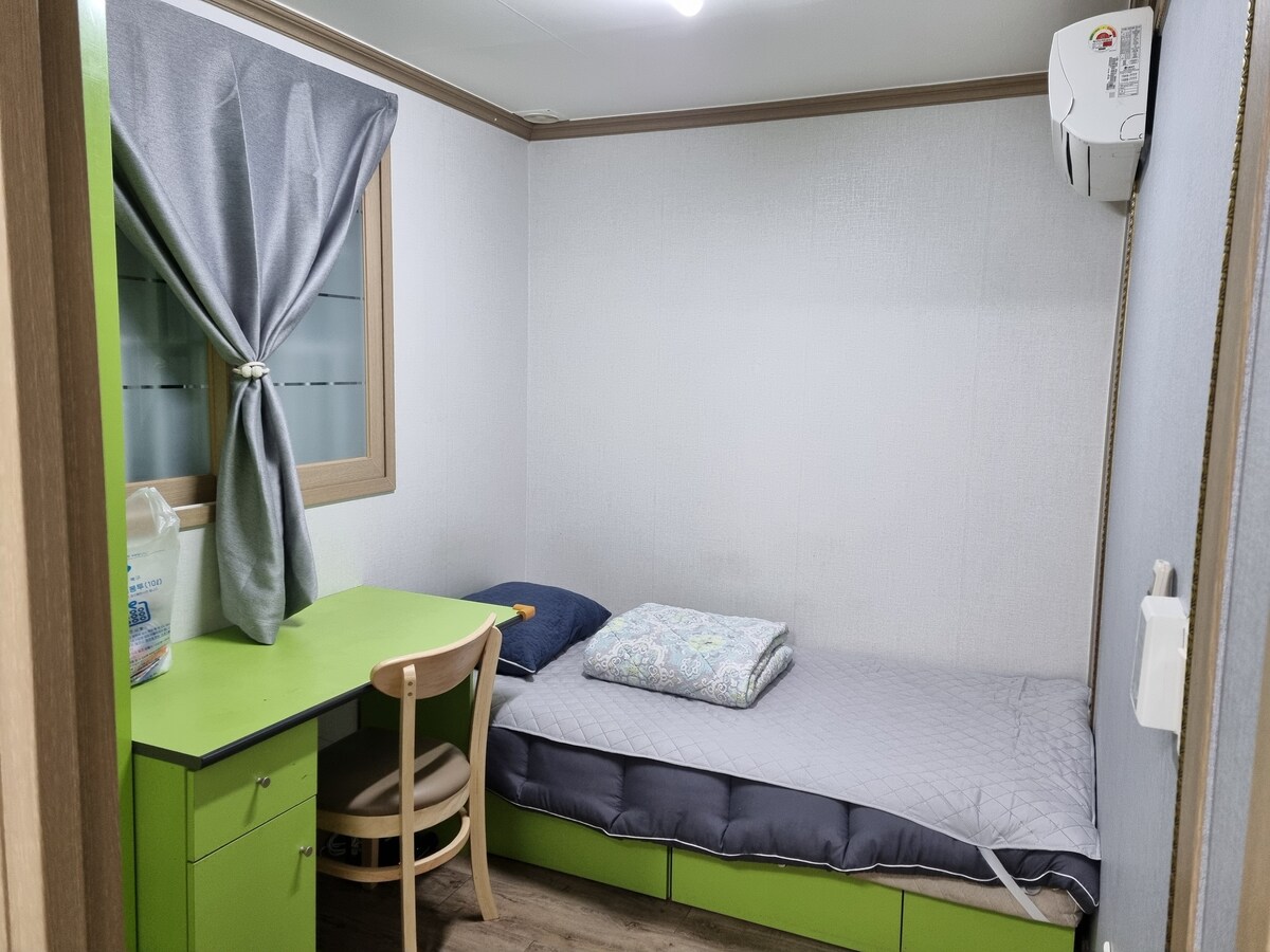 غرفة النوم 1