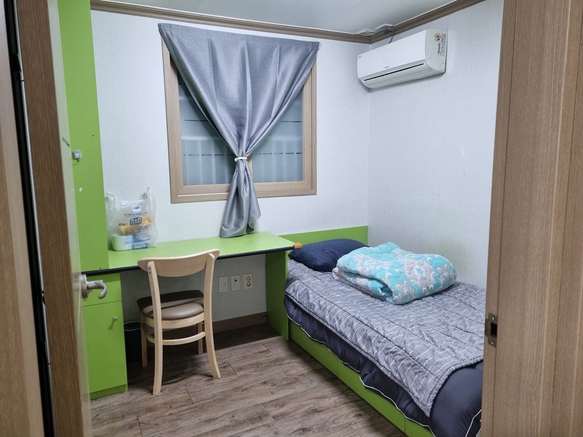 غرفة النوم 2