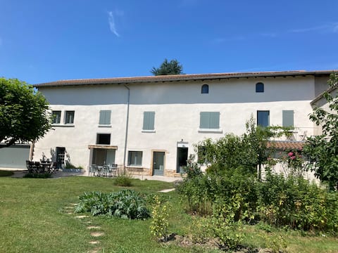 Near A46, 4 rooms with seperate entrance