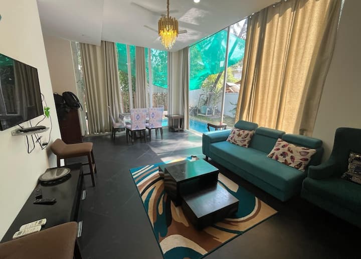 Living room image 10