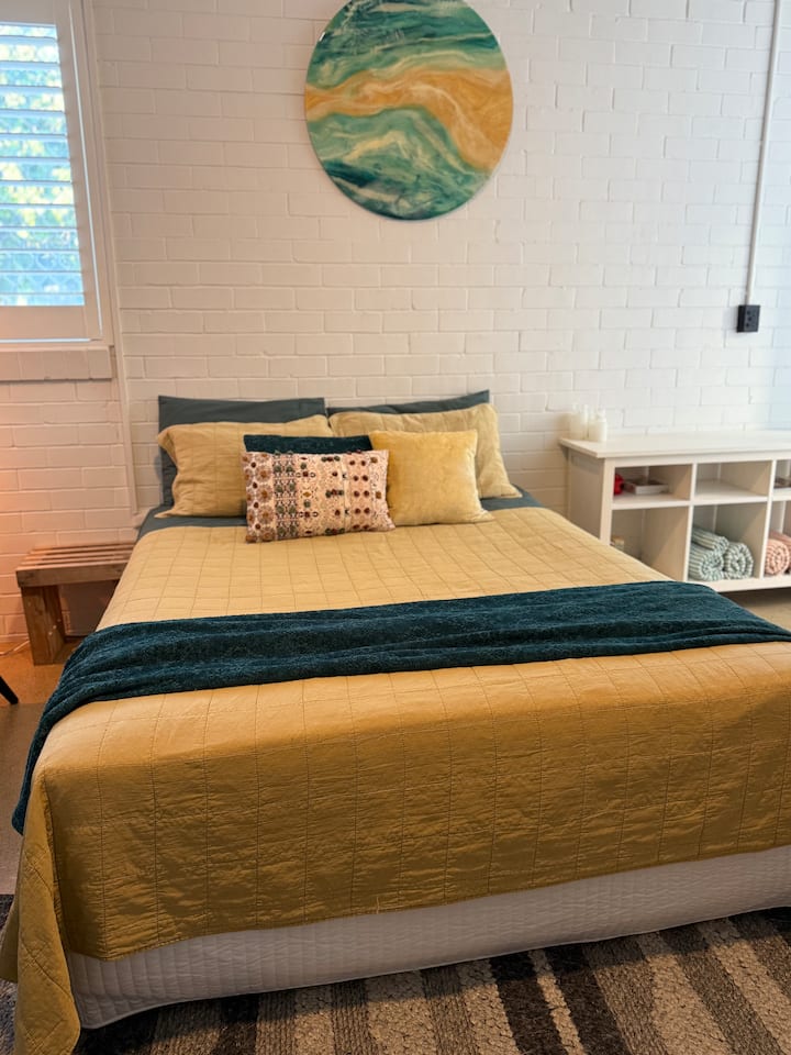 Private Cosy Coastal Studio - Brisbane