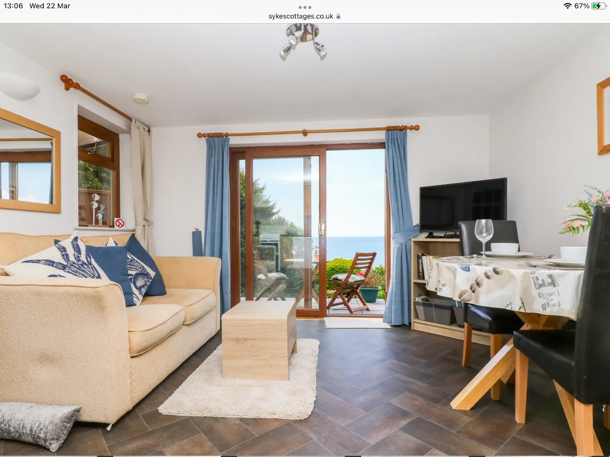 Top performing Airbnb: Castle View Apartment with private garden. in Marazion
