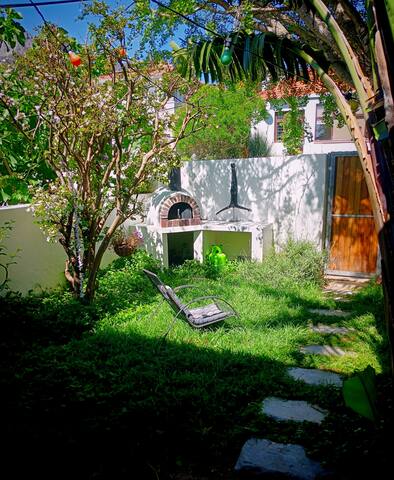 Cosy family House trendy area gallery image 4