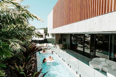 Mana Beach House: Award winning luxury, Salt Beach