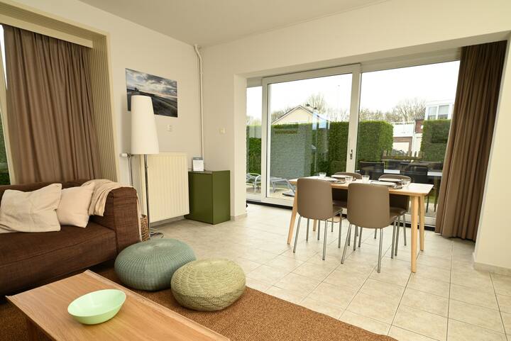 Karen. Sunny Garden, Private Parking, Near Beach - Cadzand