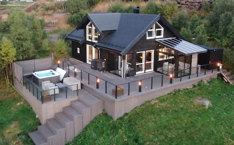 Popular Airbnb listing: Vesterålen/Lofoten Vacation in Hadsel
