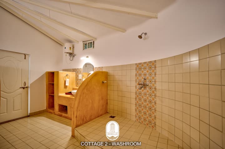 Full bathroom image 2