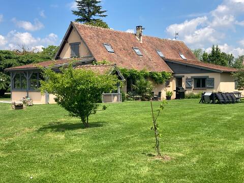 Typical Normandy farmhouse 
for a group of 15 PEOPLE