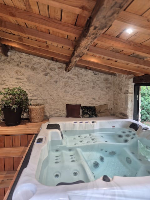 La Maison OrAzur: Jacuzzi Spa - Terrace - View