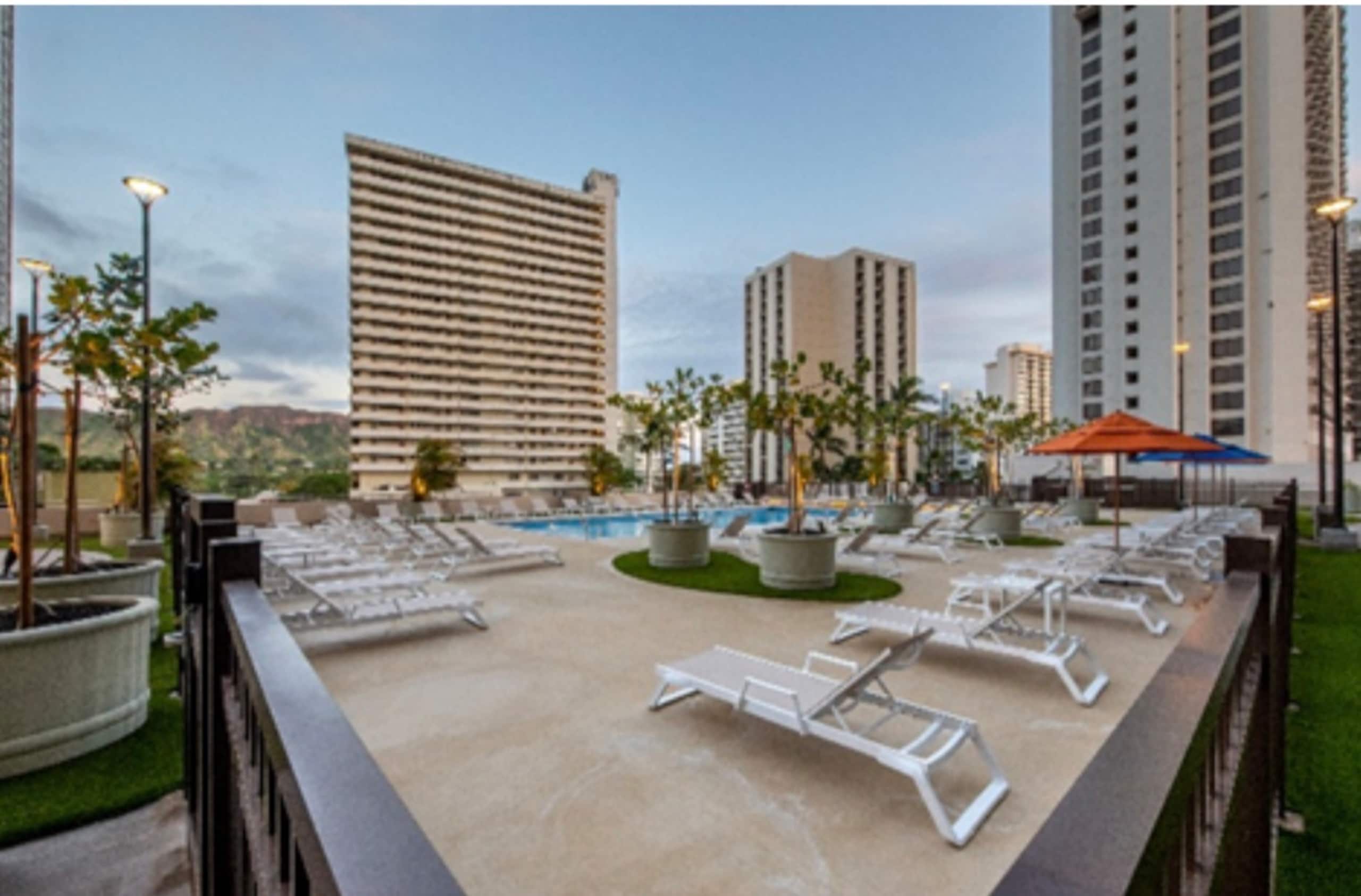Condo in Honolulu · ★4.9 · 1 bedroom · 3 beds · 1 private bath - Image 62