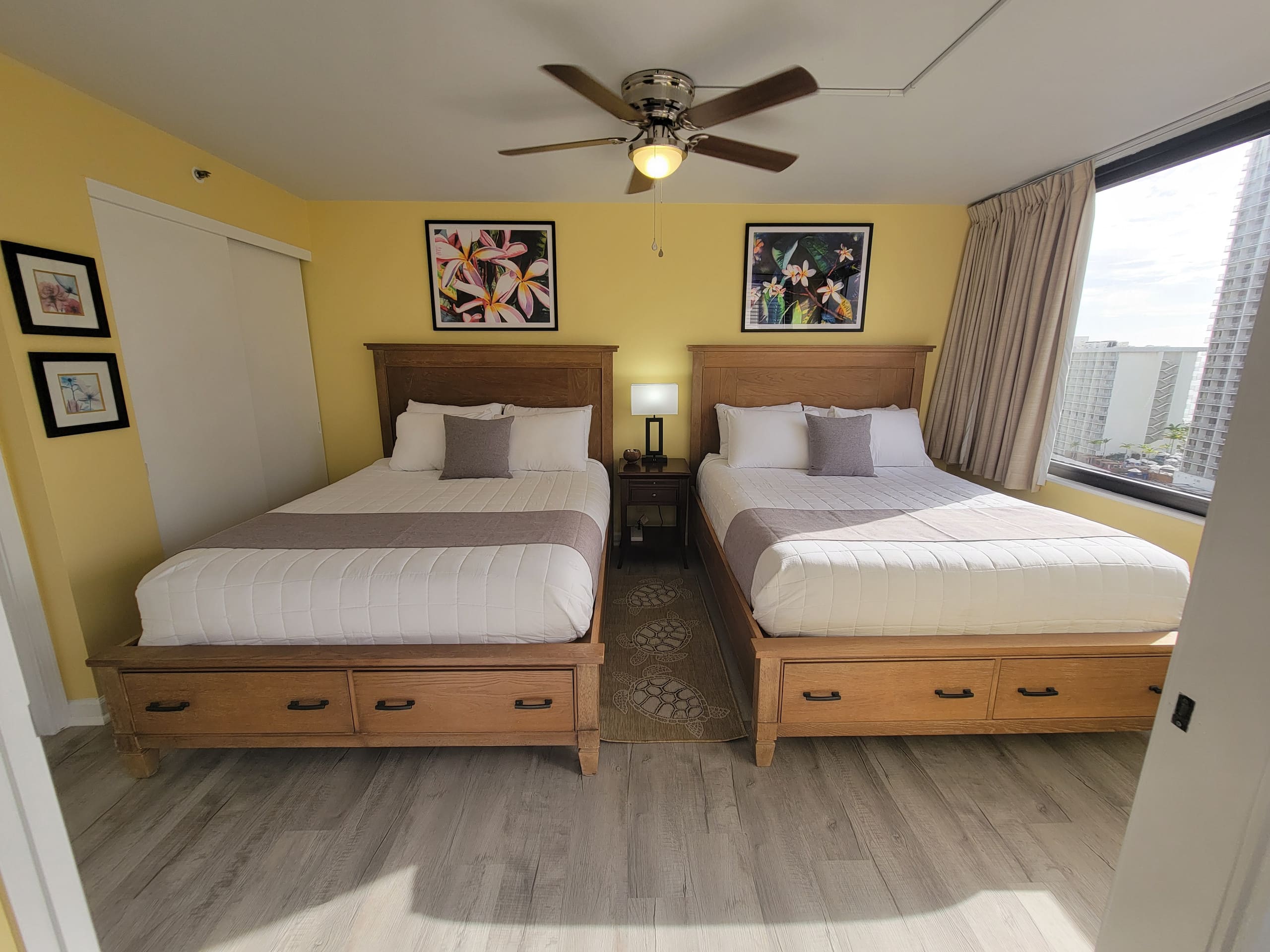 Condo in Honolulu · ★4.9 · 1 bedroom · 3 beds · 1 private bath - Image 20