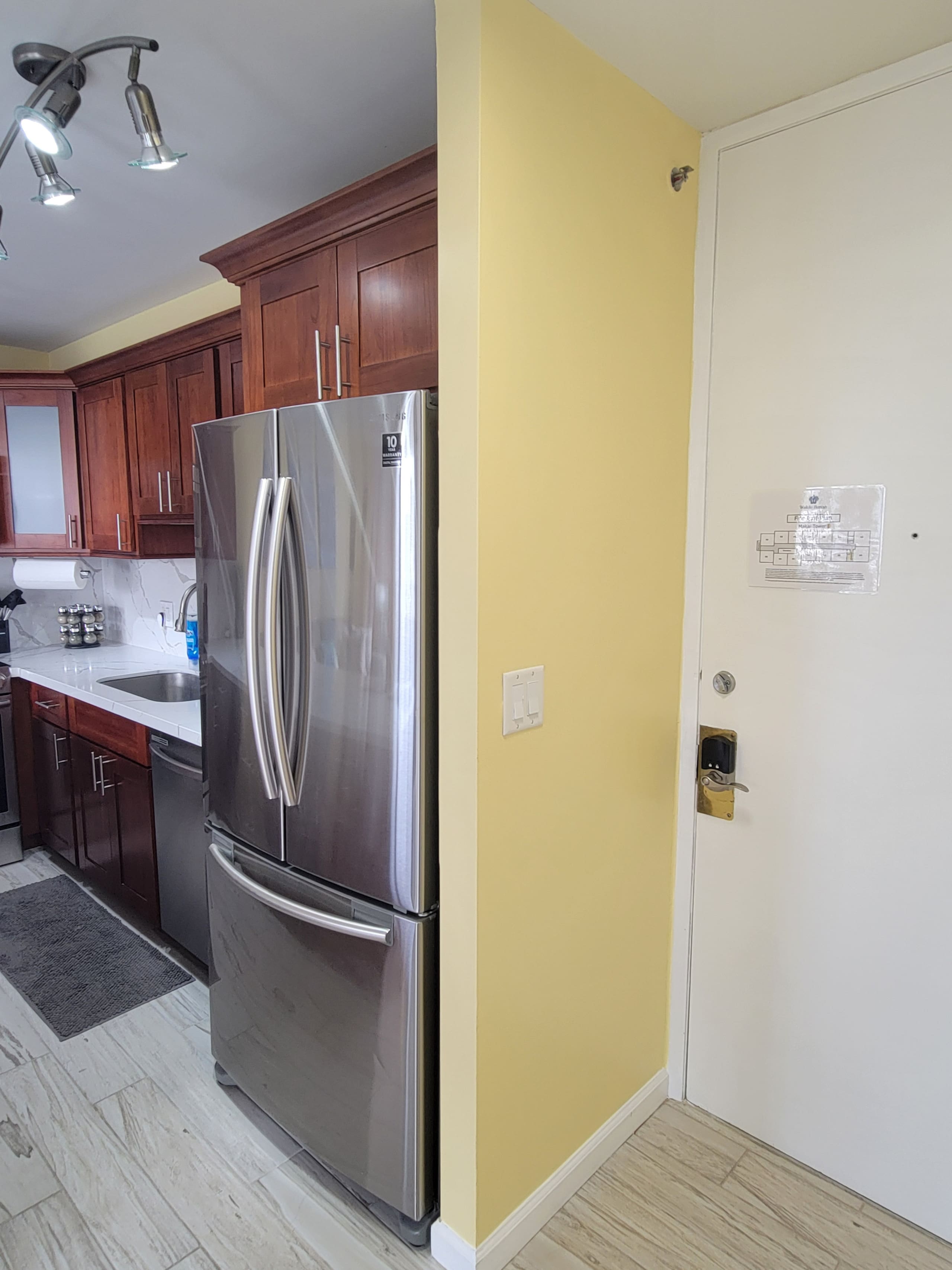 Condo in Honolulu · ★4.9 · 1 bedroom · 3 beds · 1 private bath - Image 12