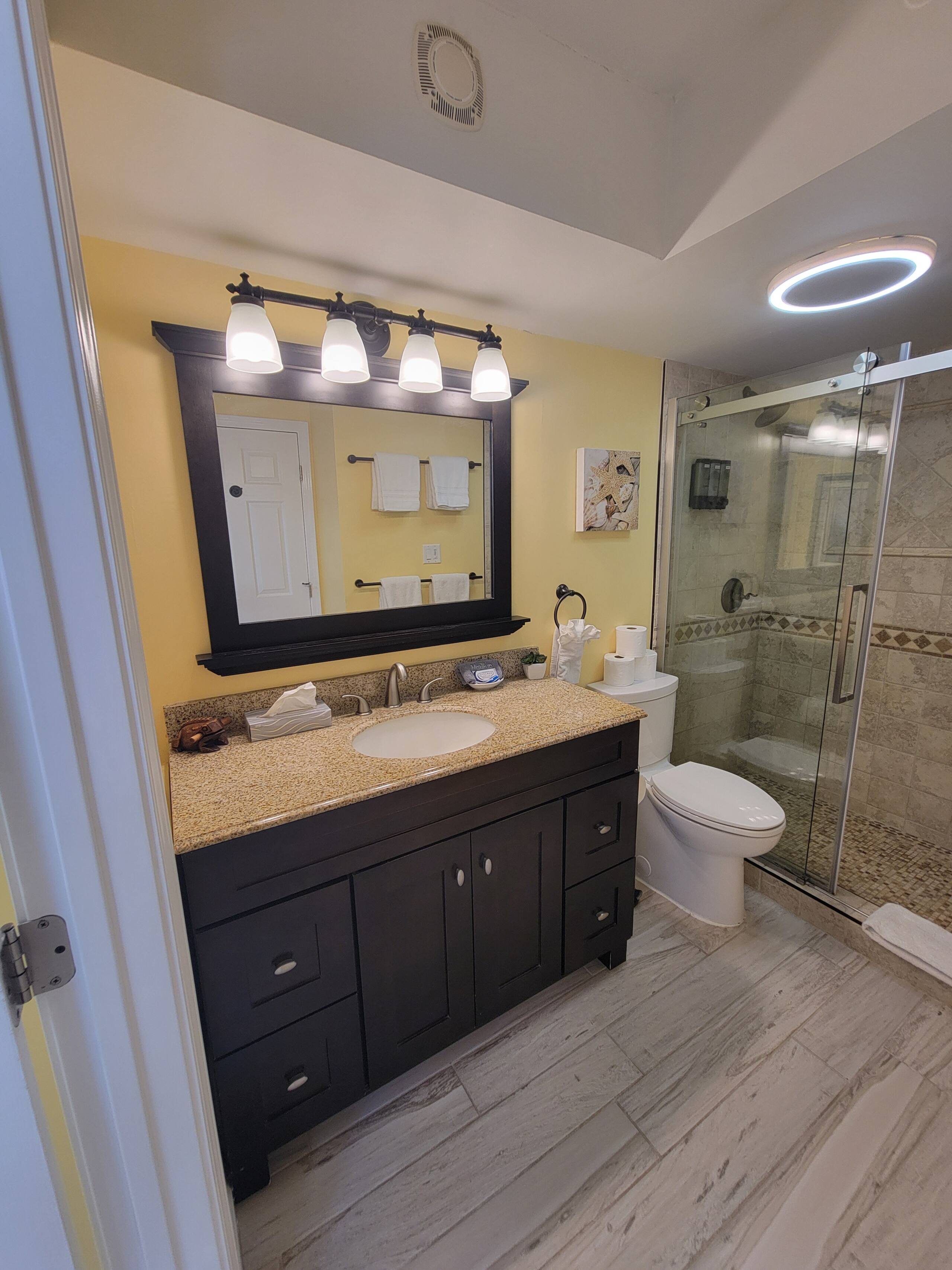 Condo in Honolulu · ★4.9 · 1 bedroom · 3 beds · 1 private bath - Image 27