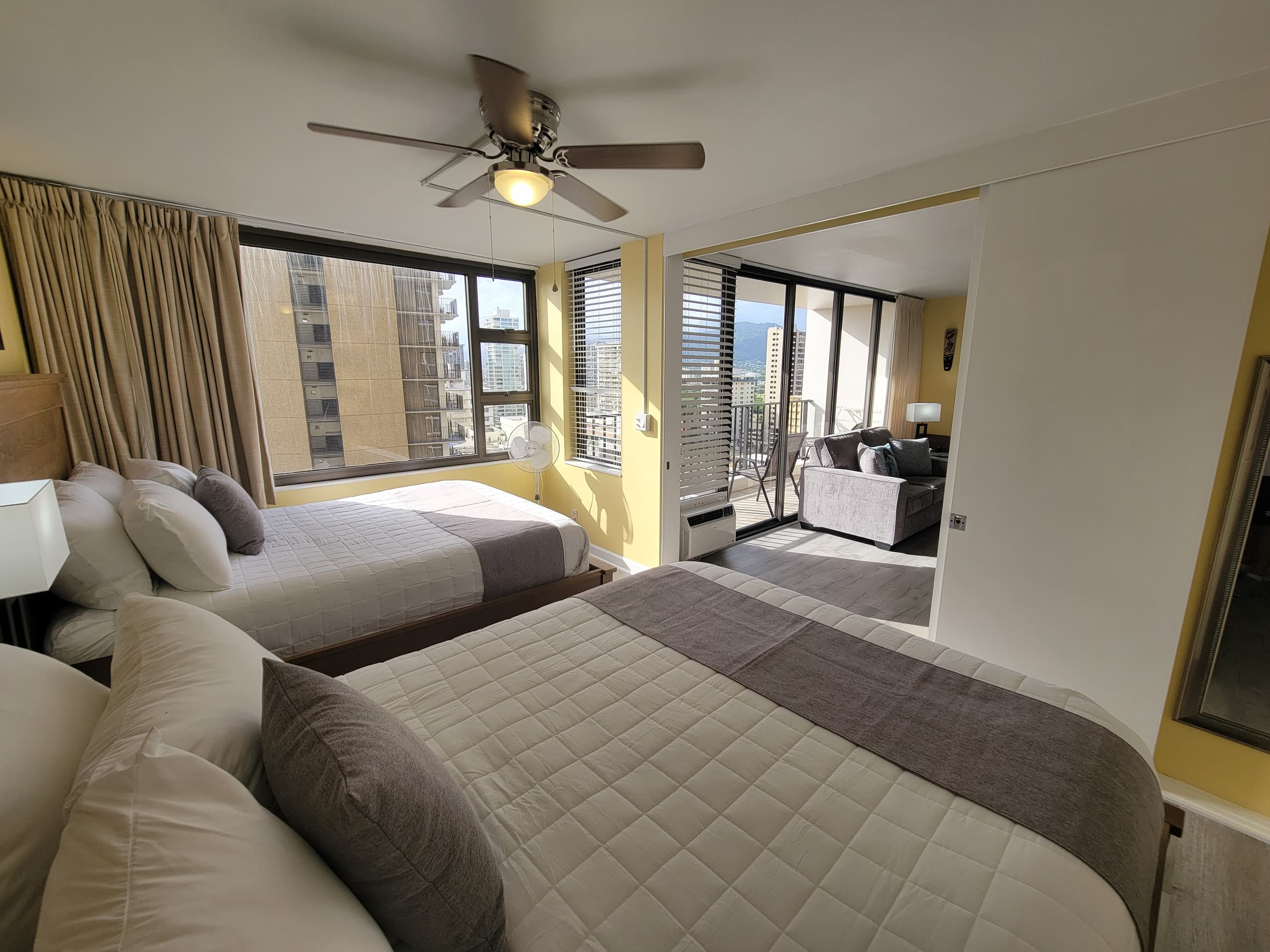 Condo in Honolulu · ★4.9 · 1 bedroom · 3 beds · 1 private bath - Image 21