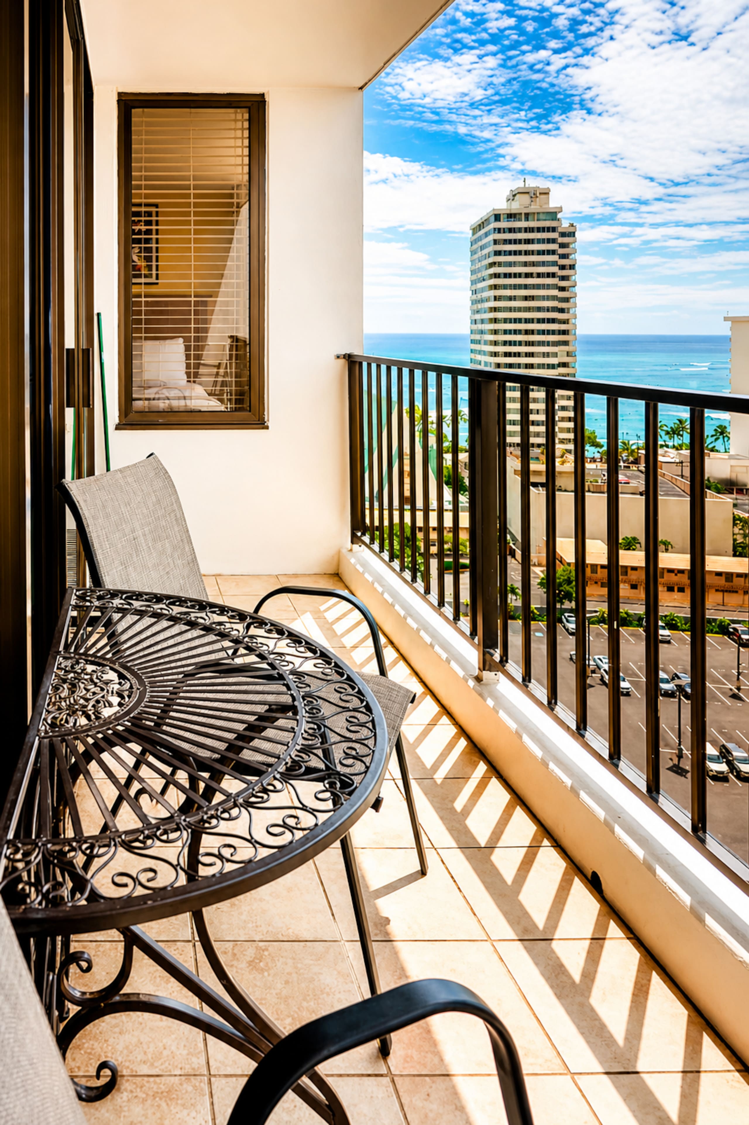 Condo in Honolulu · ★4.9 · 1 bedroom · 3 beds · 1 private bath - Image 3