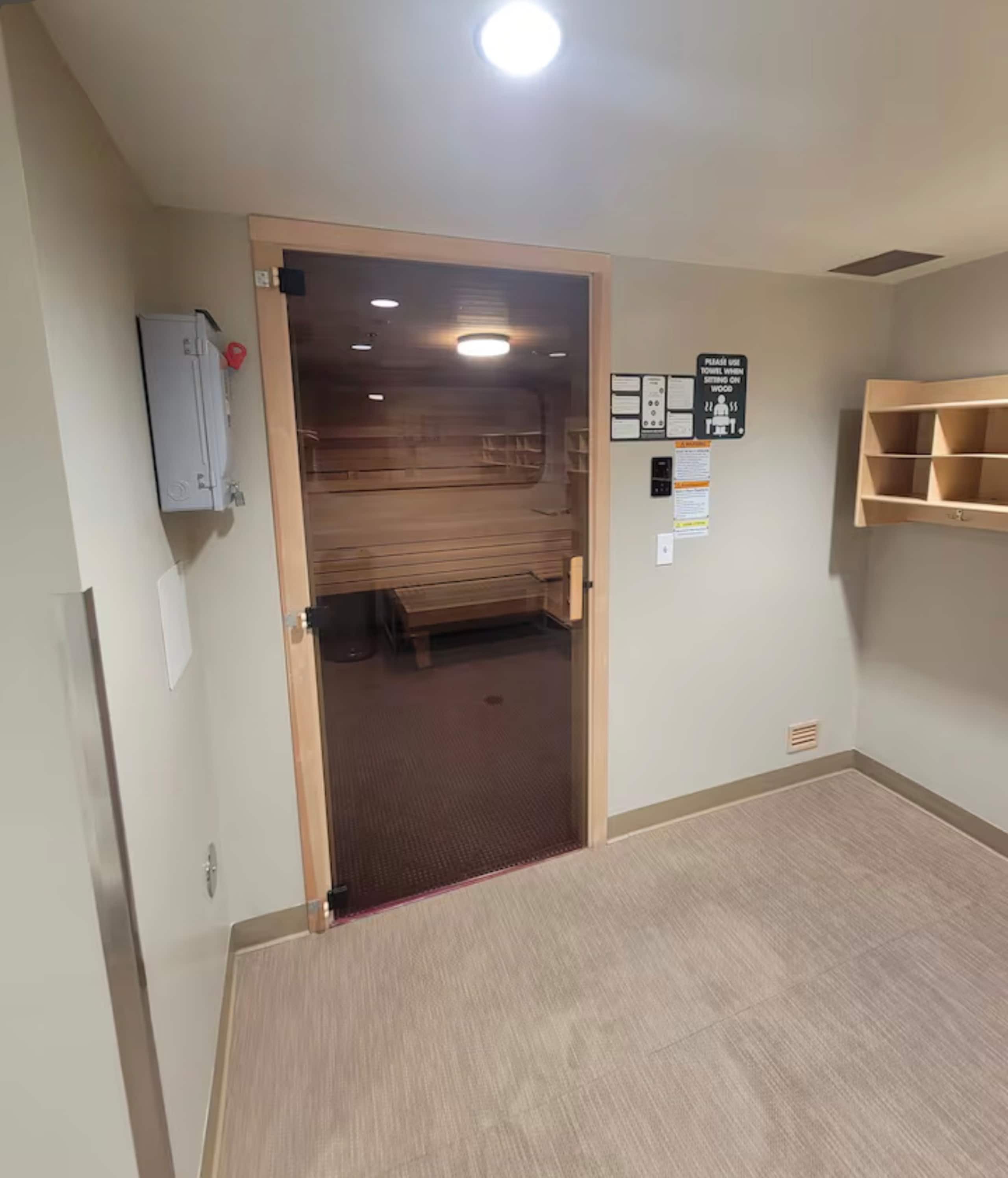 Condo in Honolulu · ★4.9 · 1 bedroom · 3 beds · 1 private bath - Image 60