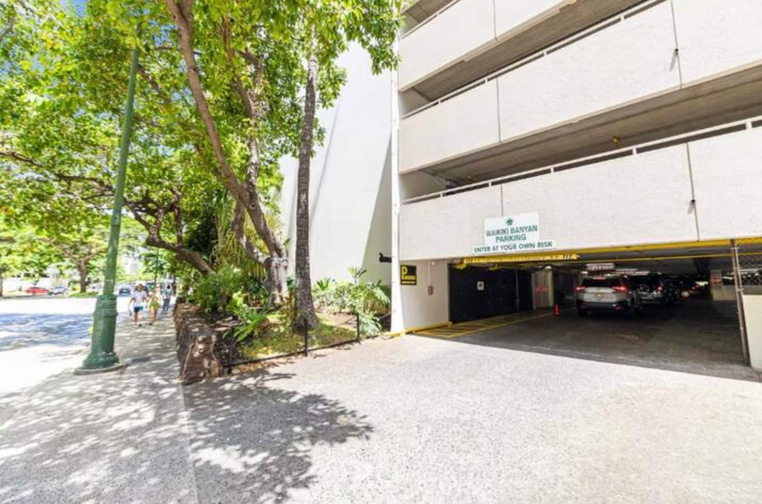 Condo in Honolulu · ★4.9 · 1 bedroom · 3 beds · 1 private bath - Image 37