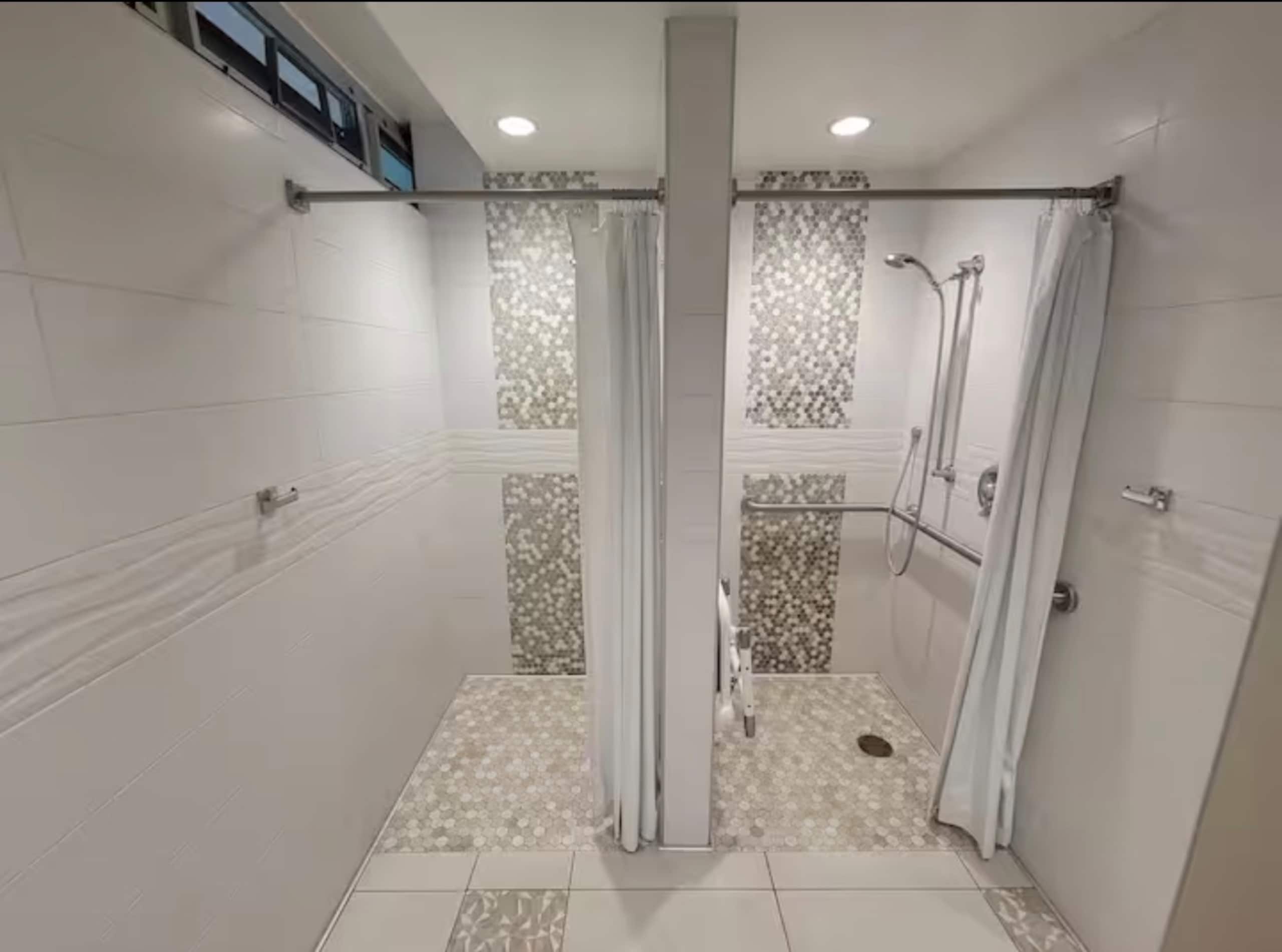 Condo in Honolulu · ★4.9 · 1 bedroom · 3 beds · 1 private bath - Image 57