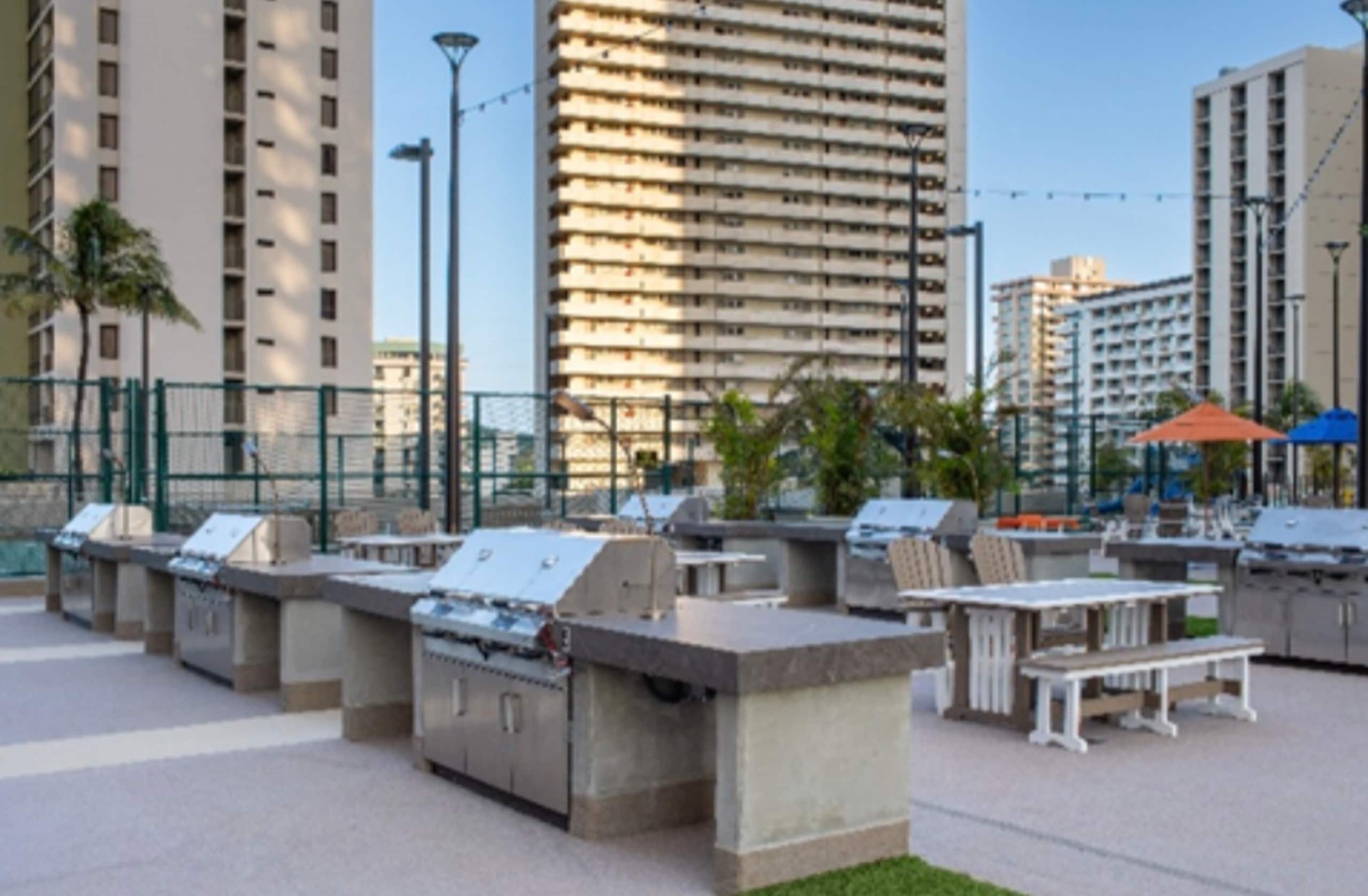 Condo in Honolulu · ★4.9 · 1 bedroom · 3 beds · 1 private bath - Image 64
