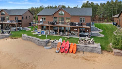 Beach|28 Miles to Dells|Hot Tub|Fire pits & Kayaks