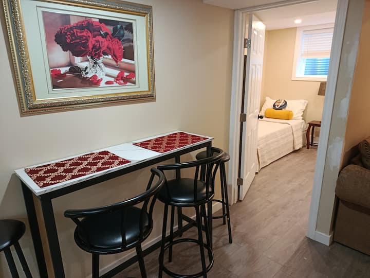 2 Bdr Unit Near Cité Collégiale Nrc-cnrc Montforth - Ottawa