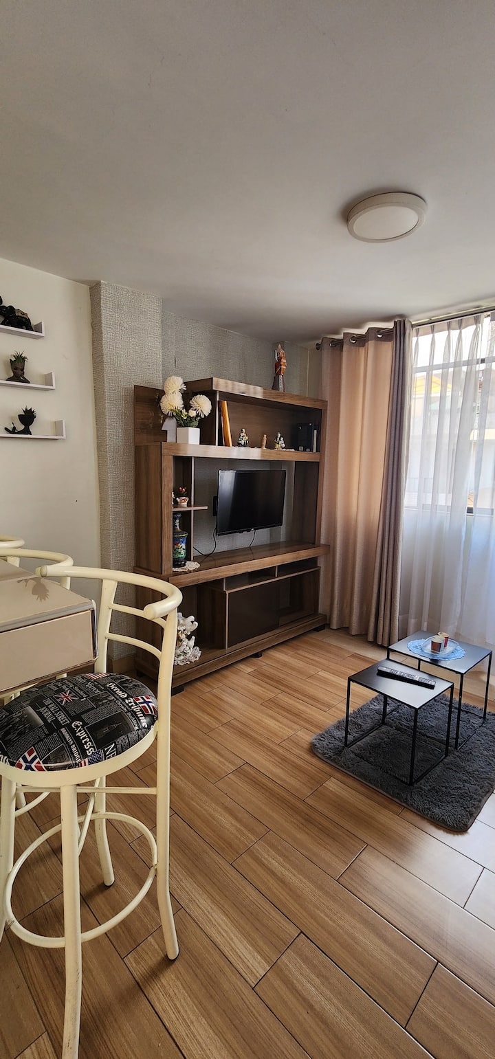 Ამ ტელევიზორში შეგიძლიათ დაისვენოთ ფილმების ან სერიალების ყურებით. Android ან Neflix ‑ ზე ან YouTube ‑ ზე