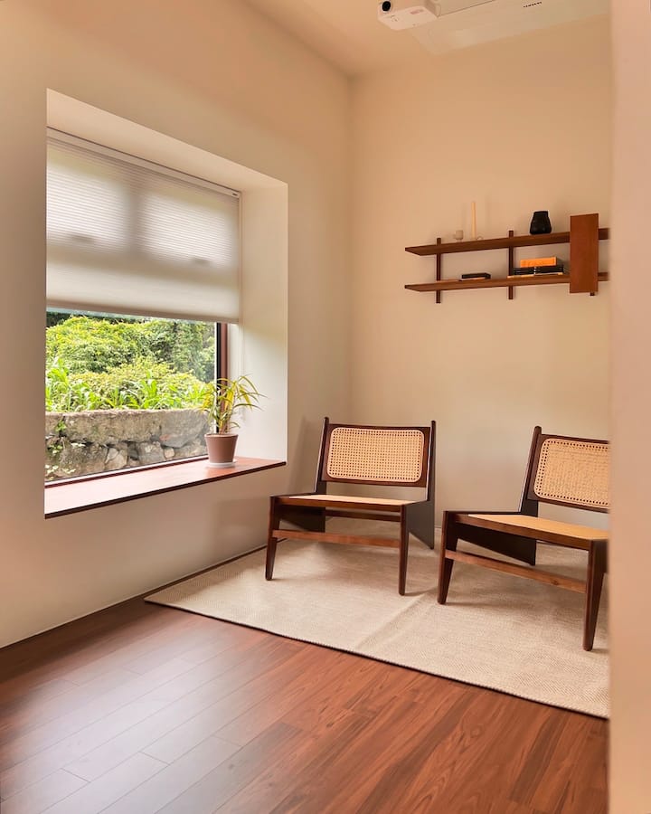 Matandiko hayatolewi katika chumba cha kulala cha 2 kwa watu 2. Viti vya mapumziko vitawekwa.