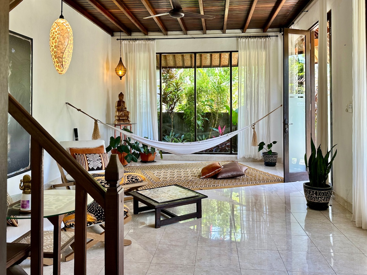 Villa in Kecamatan Ubud · 1 bedroom · 1 bed · 1 private bath, Airbnb-Vergleich