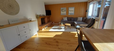 Successful Airbnb property: Renovated 3-room apartment Klosters village incl. underground parking in Klosters