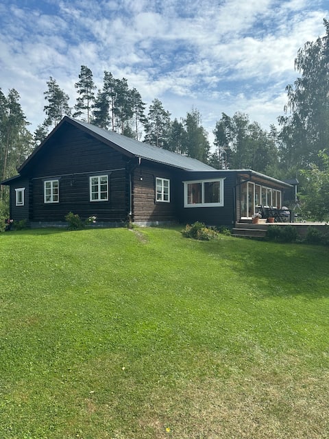 Log cabin in private location