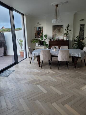 Newly renovated spacious 5 bed gallery image 3