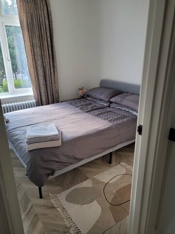 Newly renovated spacious 5 bed gallery image 4