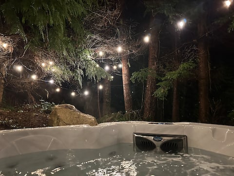 Blue Hart Cottage - Steps to the Beach!