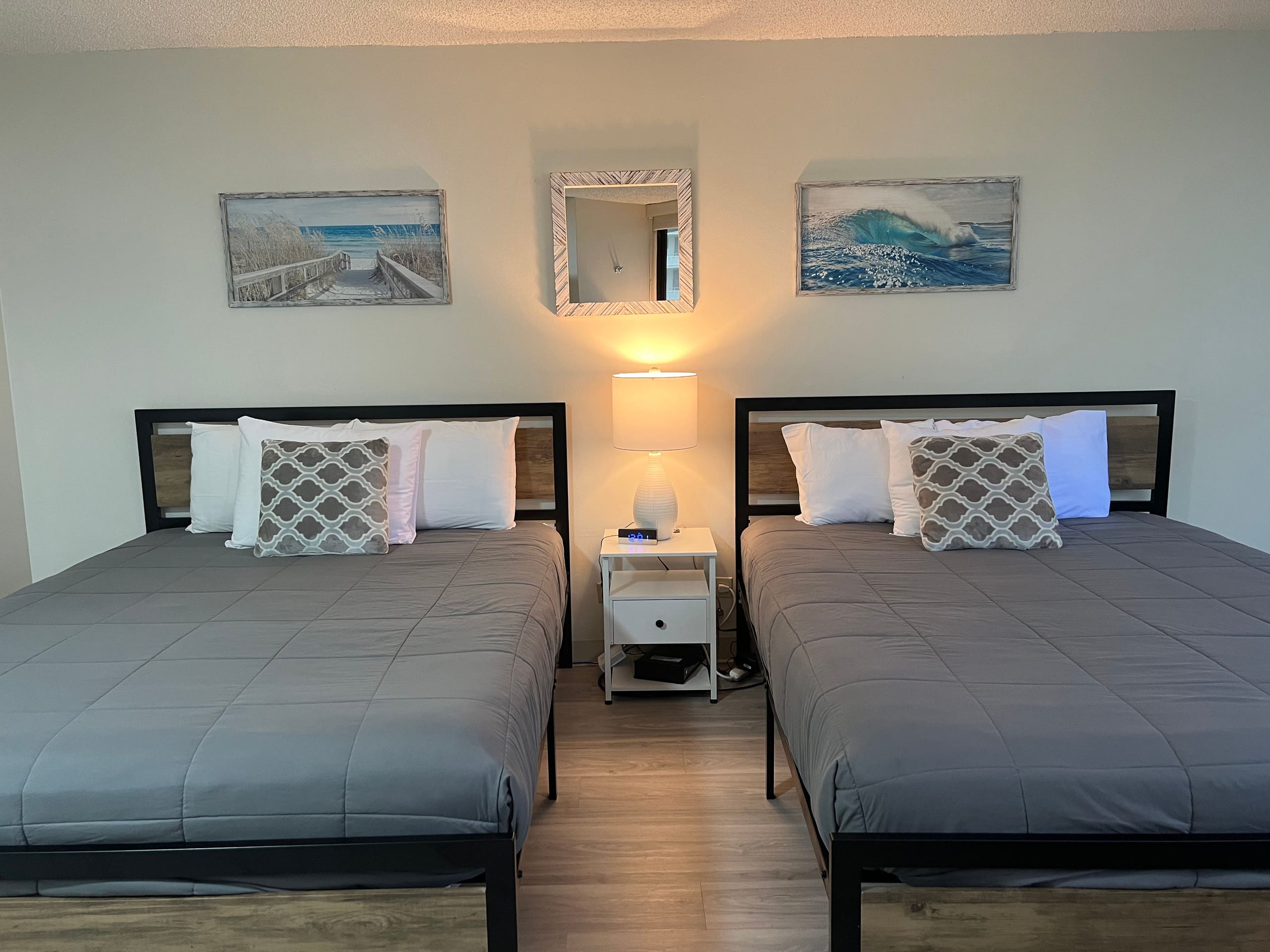 Summer Dreams in the Heart of Waikiki - Image 1