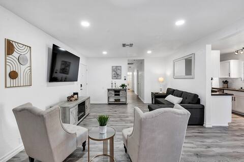 Modern Pool Home in West Palmdale *Tesla Charger*