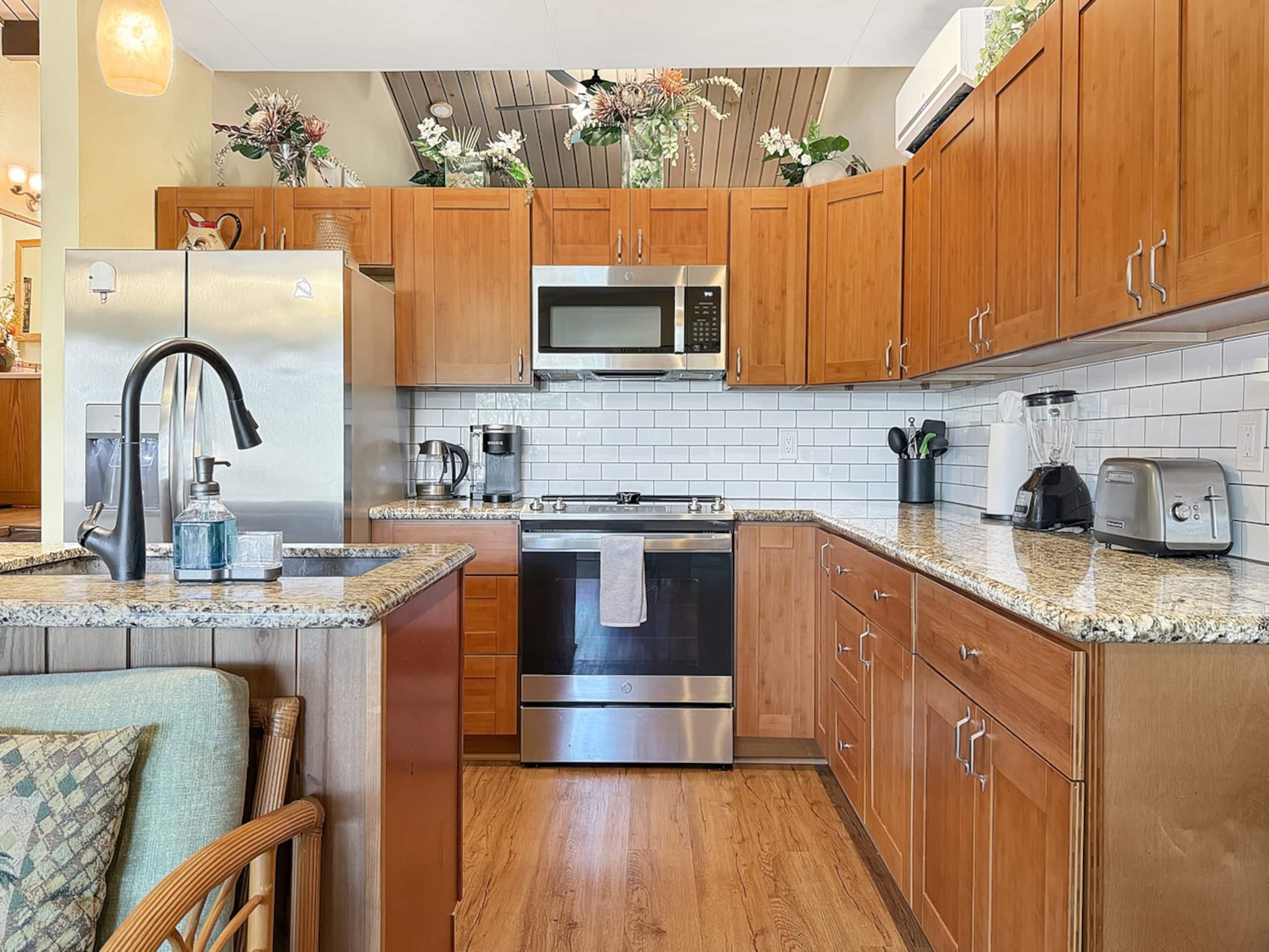 Condo in Kailua-Kona · ★4.81 · 2 bedrooms · 3 beds · 2 private baths - Image 4