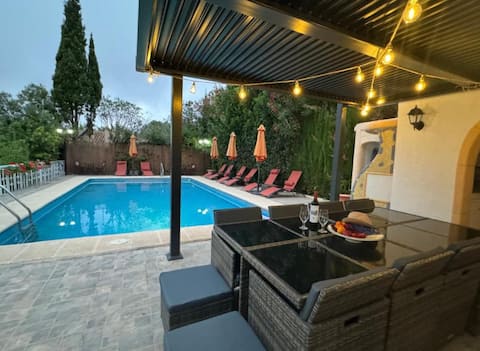 Villa GAN EDEN (Private Pool/AC/ WIFI/BBQ/Parking)