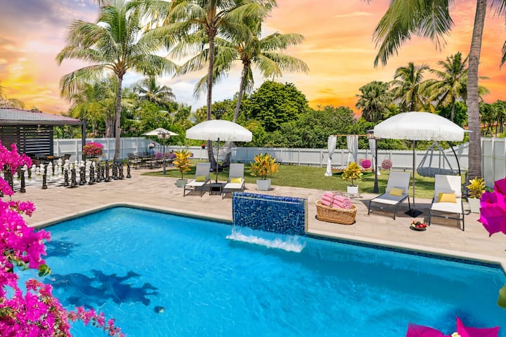 MIA Resort / 16+/ Heated Pool /Cabana - Houses for Rent in Miami, Florida, United States - Airbnb
