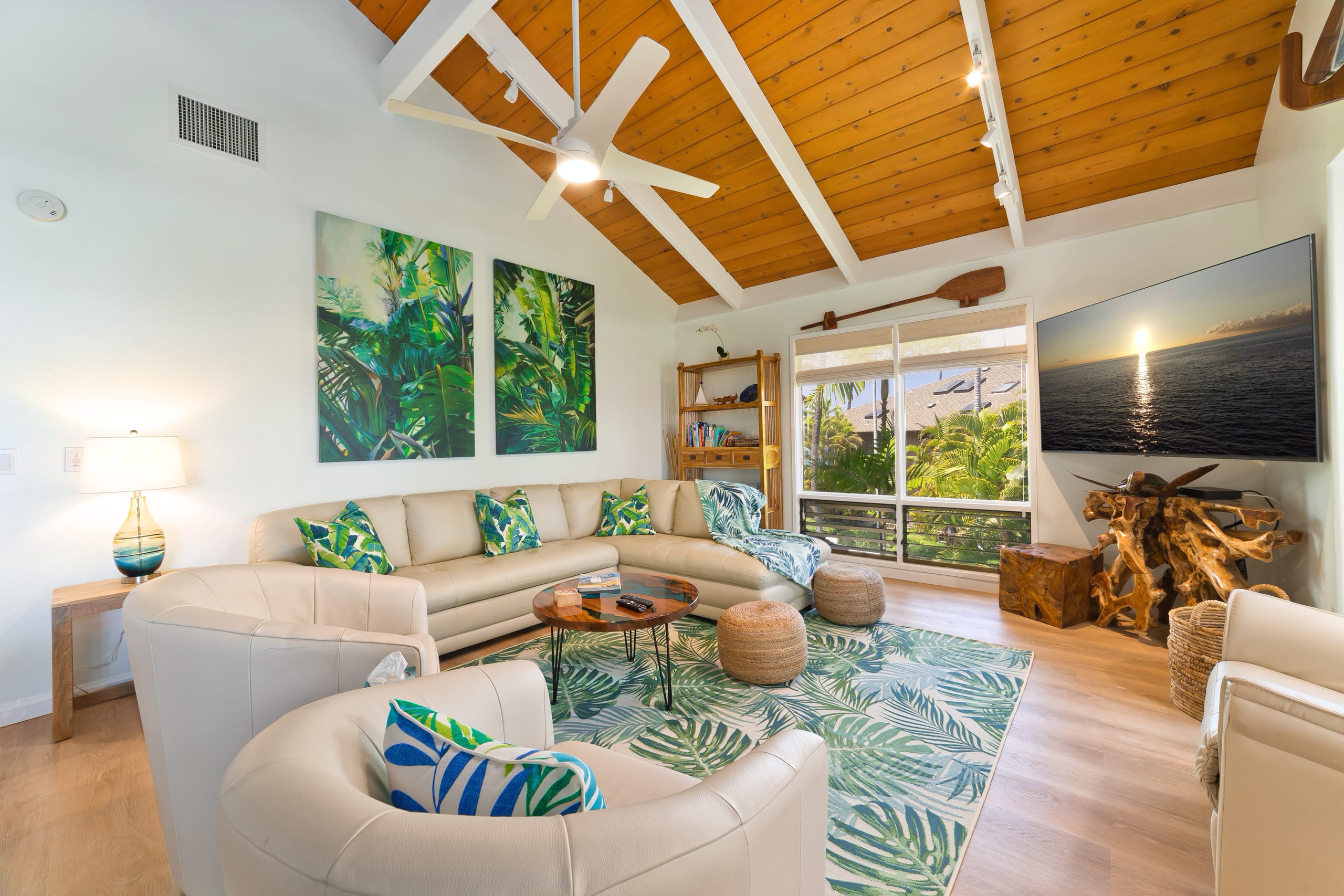 High-End Ocean Sanctuary with Upgraded Interiors - Image 24