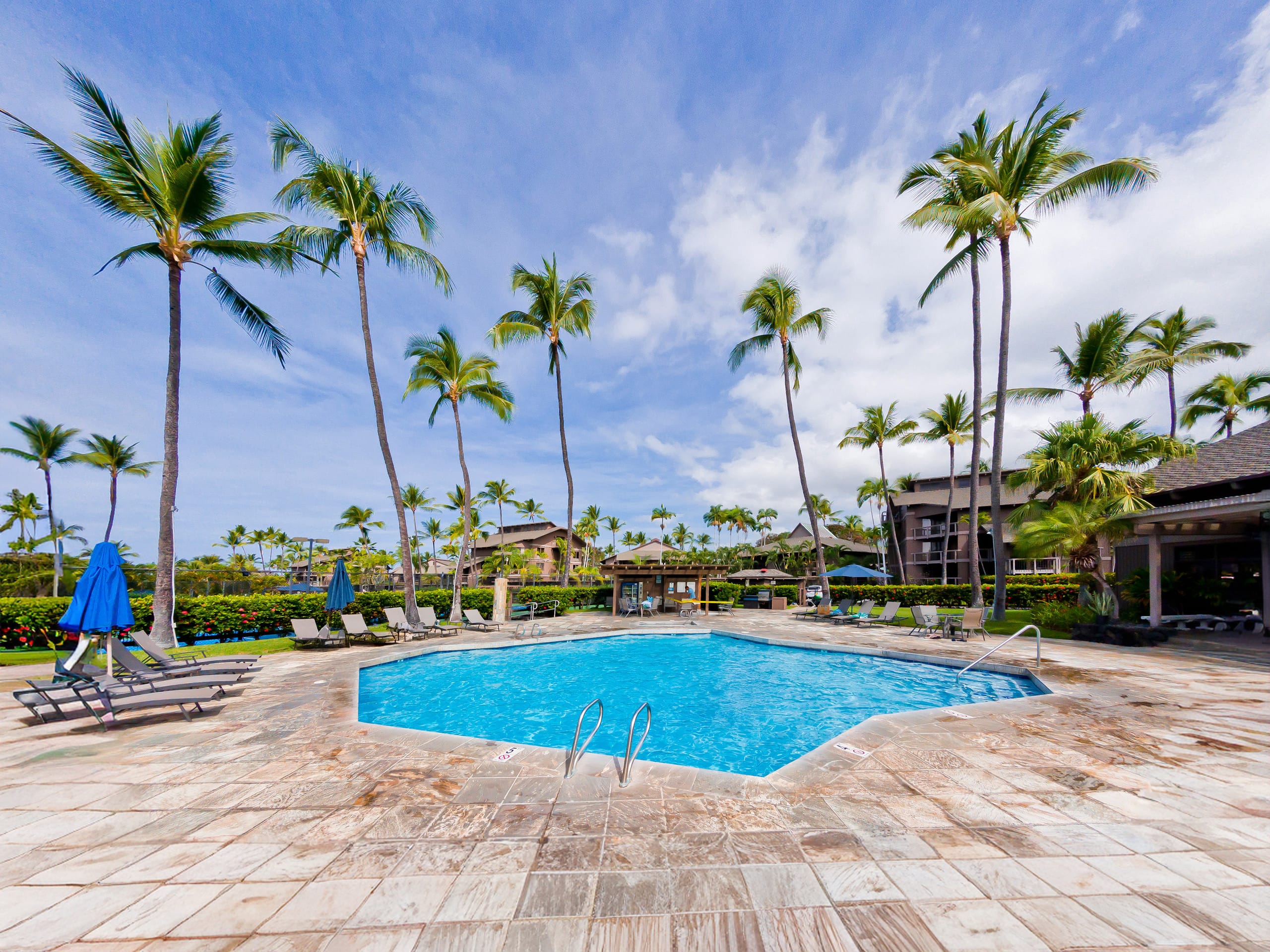 High-End Ocean Sanctuary with Upgraded Interiors - Image 52