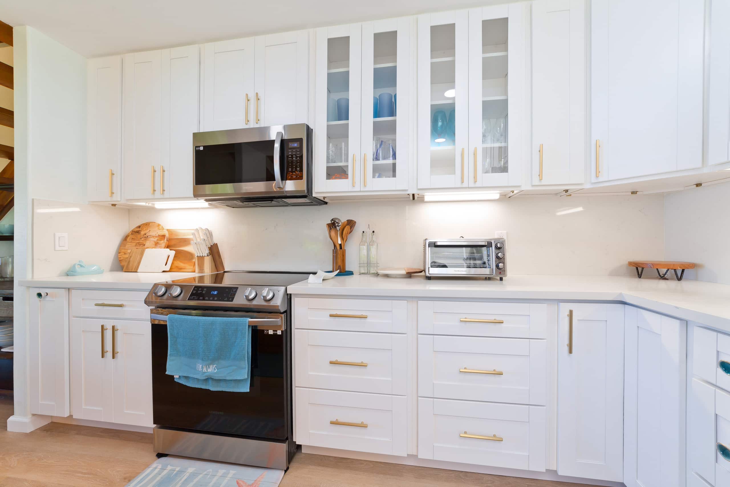 High-End Ocean Sanctuary with Upgraded Interiors - Image 15