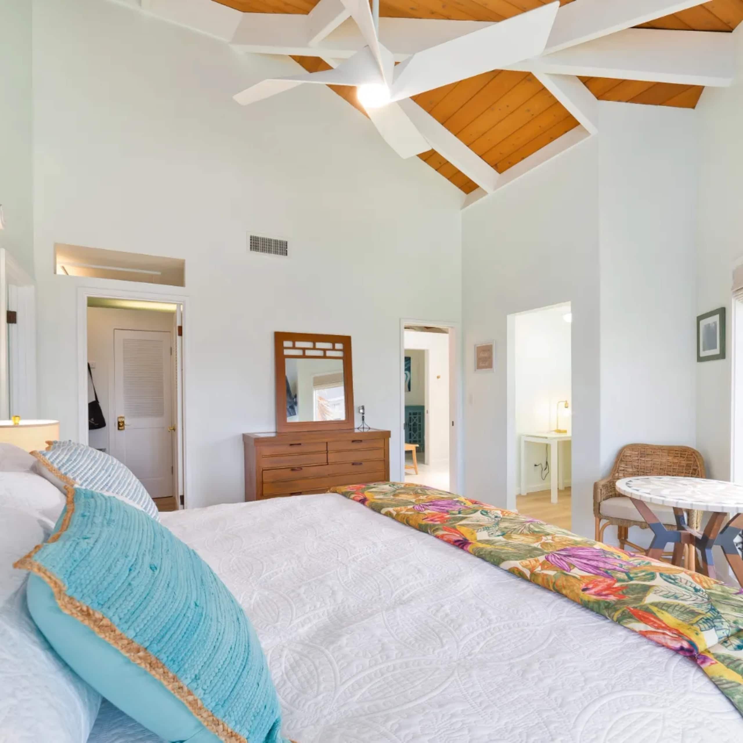 High-End Ocean Sanctuary with Upgraded Interiors - Image 26