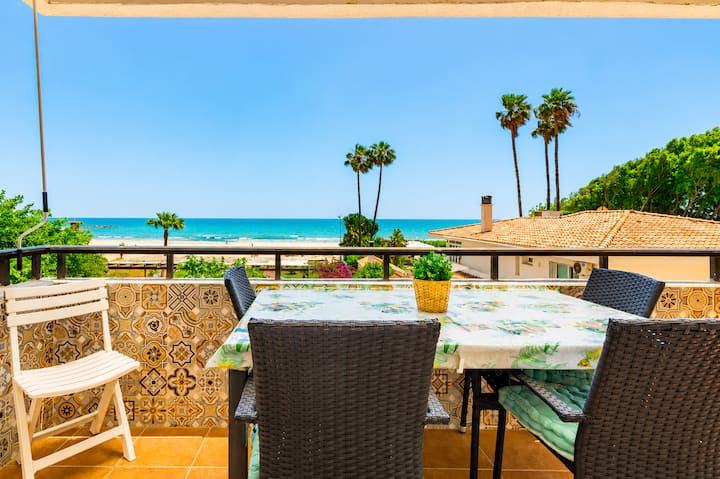 Isola Beachside Apartment - Museros